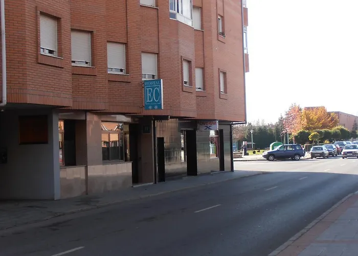 Hostal ** Ec Leon